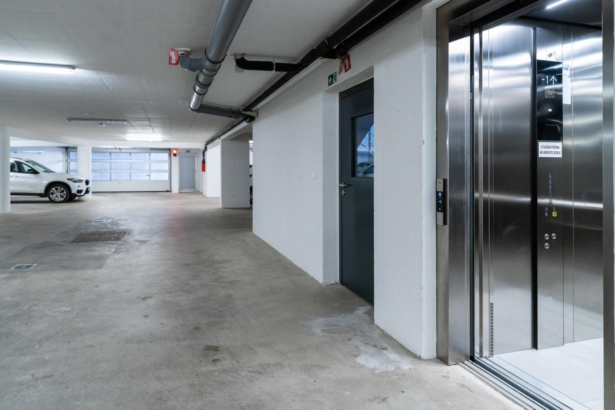 Апартаменти Tres Fenestras Zadar - Private Parking Екстер'єр фото